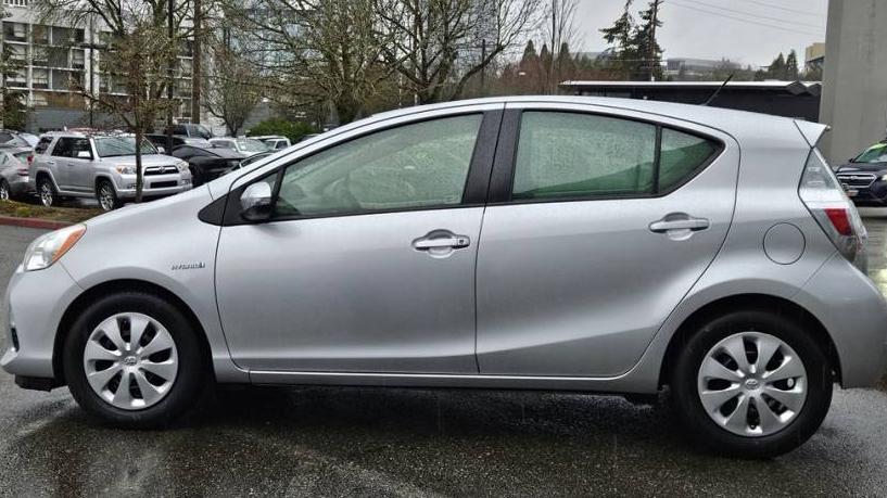 TOYOTA PRIUS C 2014 JTDKDTB36E1573475 image